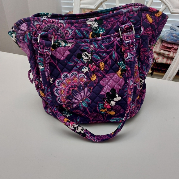 Vera Bradley Disney Flirty Floral Glenna NWOT - Picture 2 of 3
